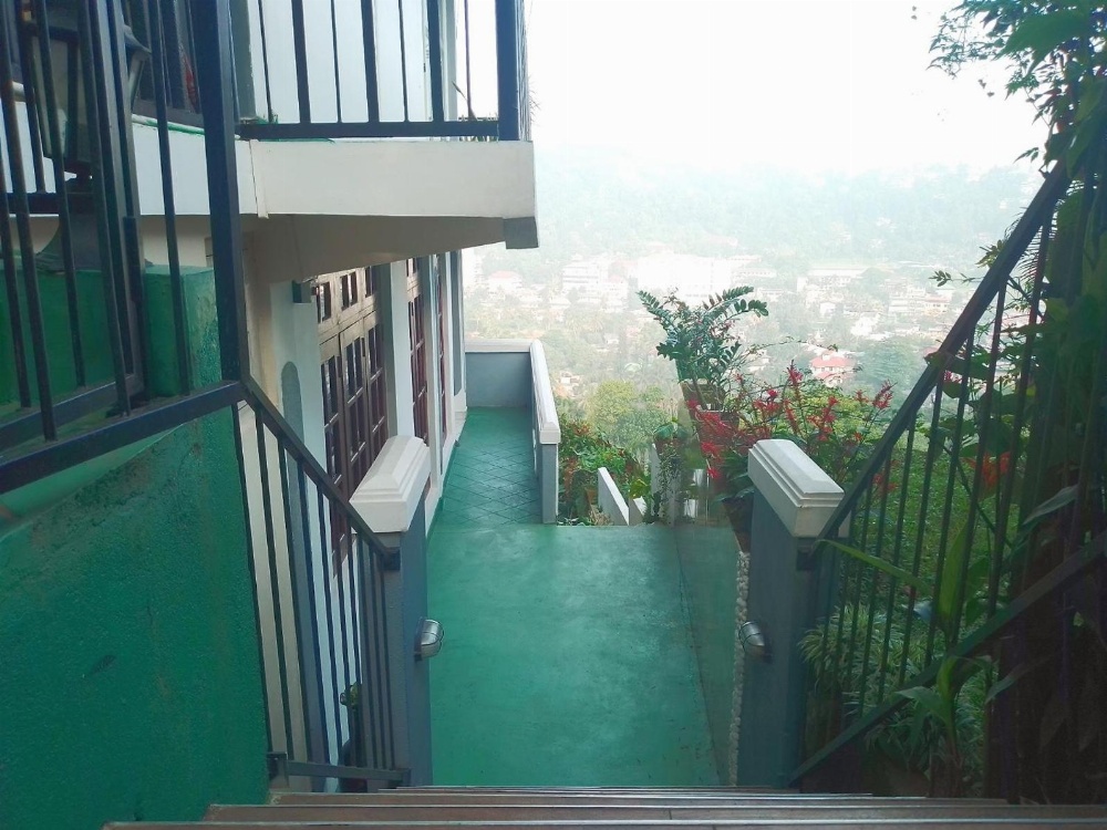 Jaya Tomodachi Main image