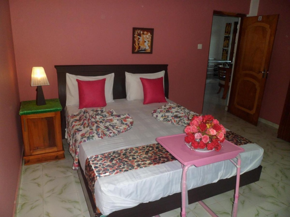 Three-Bedroom Apartment with Mountain View